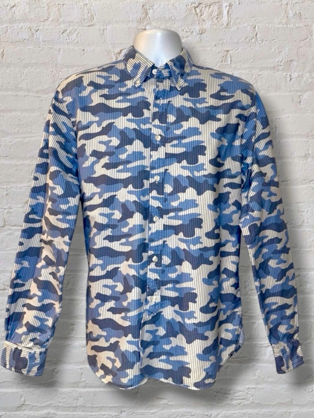 Brooks Brothers Red Fleece Blue Camo Button-Down Shirt Men’s Large – 100% Cotton
